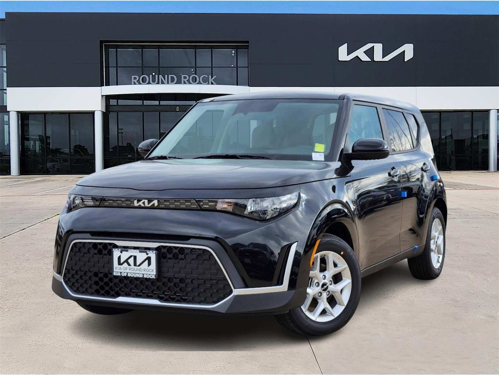 2025 Kia Soul LX's photo