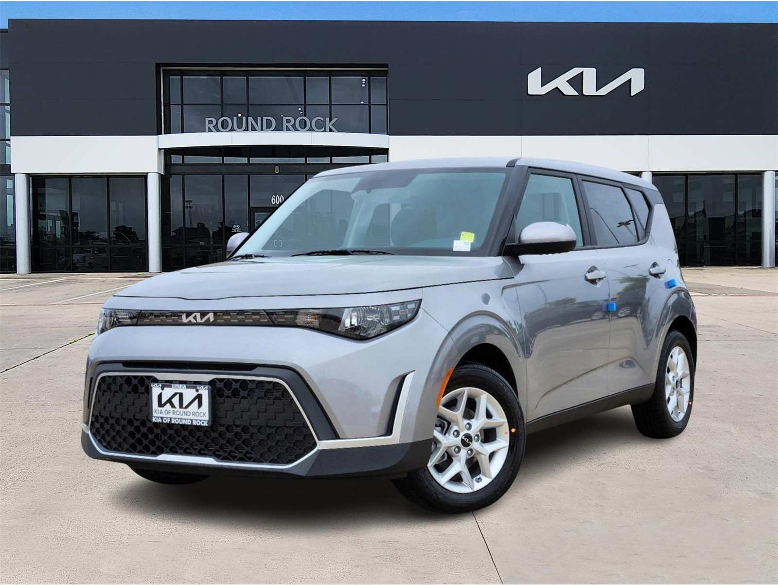 2025 Kia Soul LX's photo