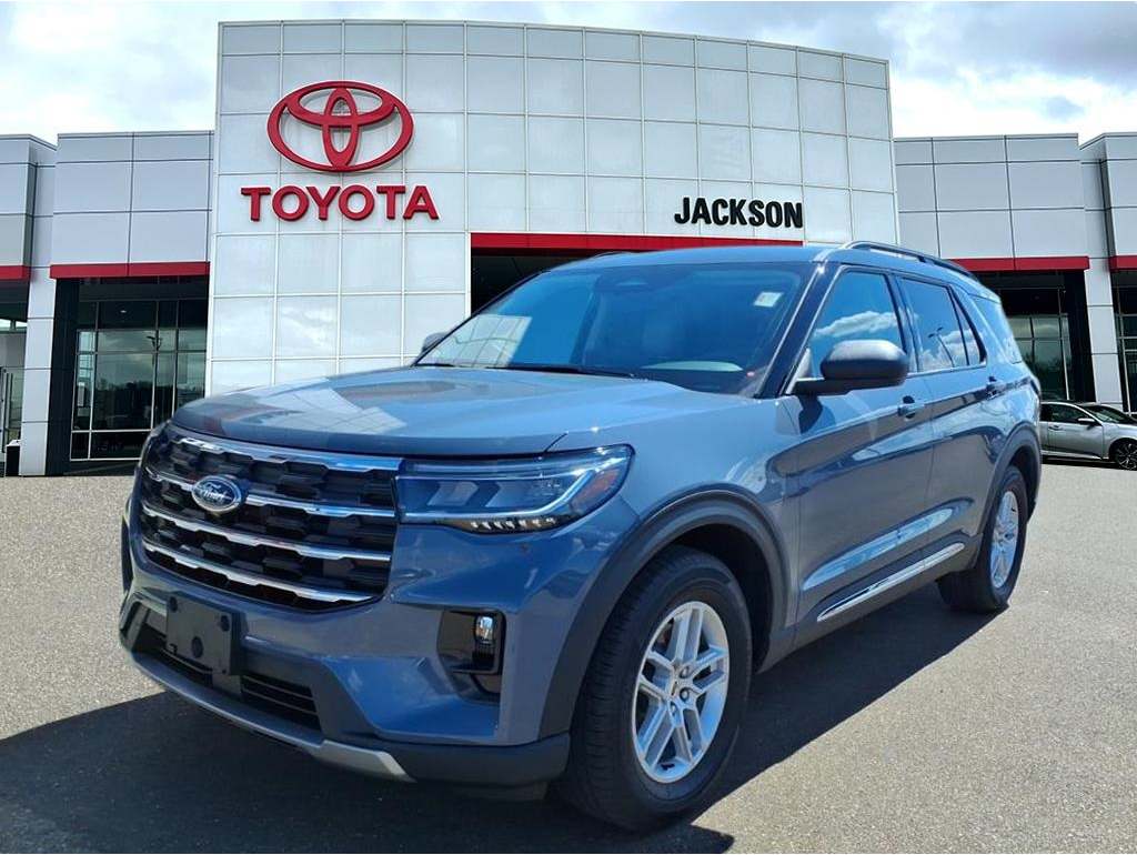 2025 Ford Explorer Active's photo