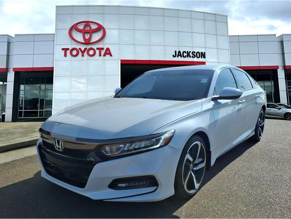 2018 Honda Accord Sport's photo