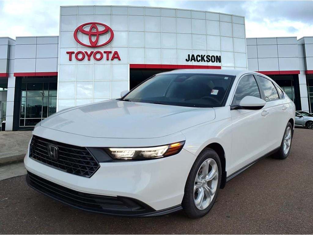 2023 Honda Accord LX's photo