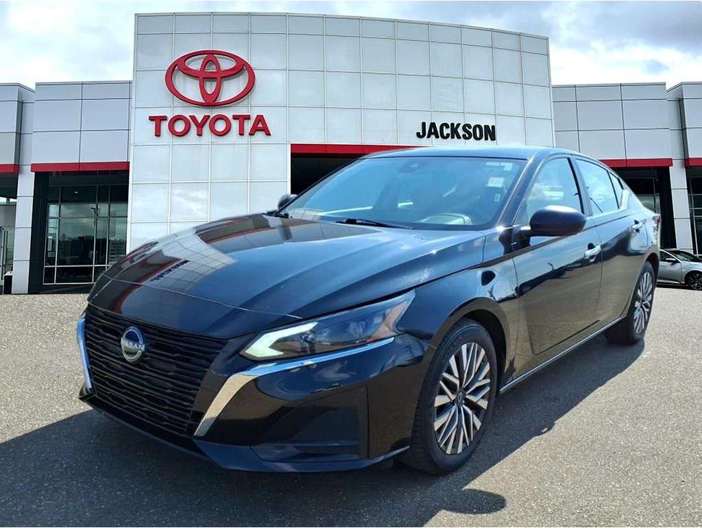 2024 Nissan Altima SV