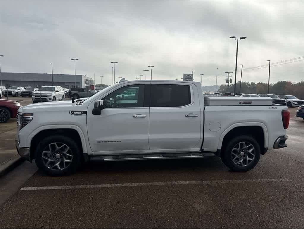 2023 GMC Sierra 1500 SLT's photo
