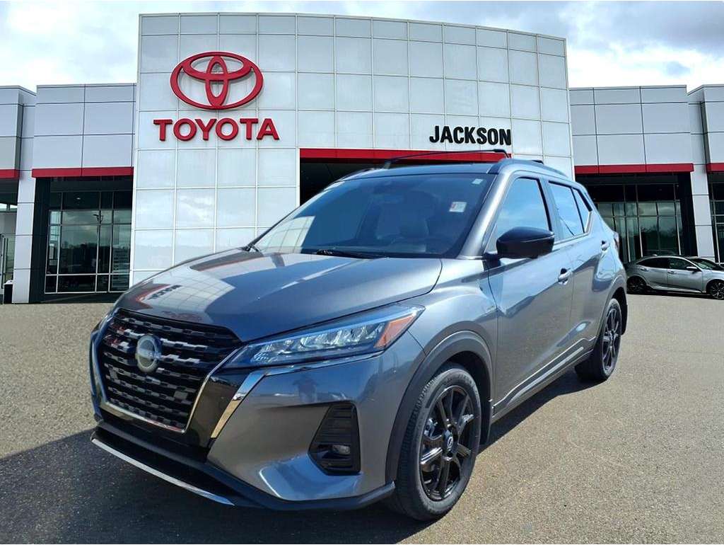 2024 Nissan Kicks SR