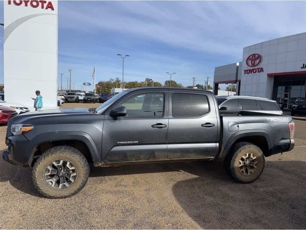 2021 Toyota Tacoma TRD Off Road's photo