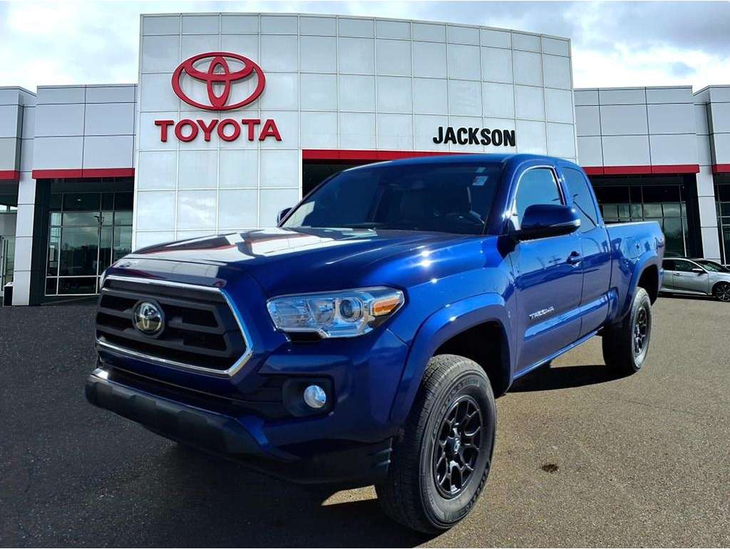 2022 Toyota Tacoma SR5's photo