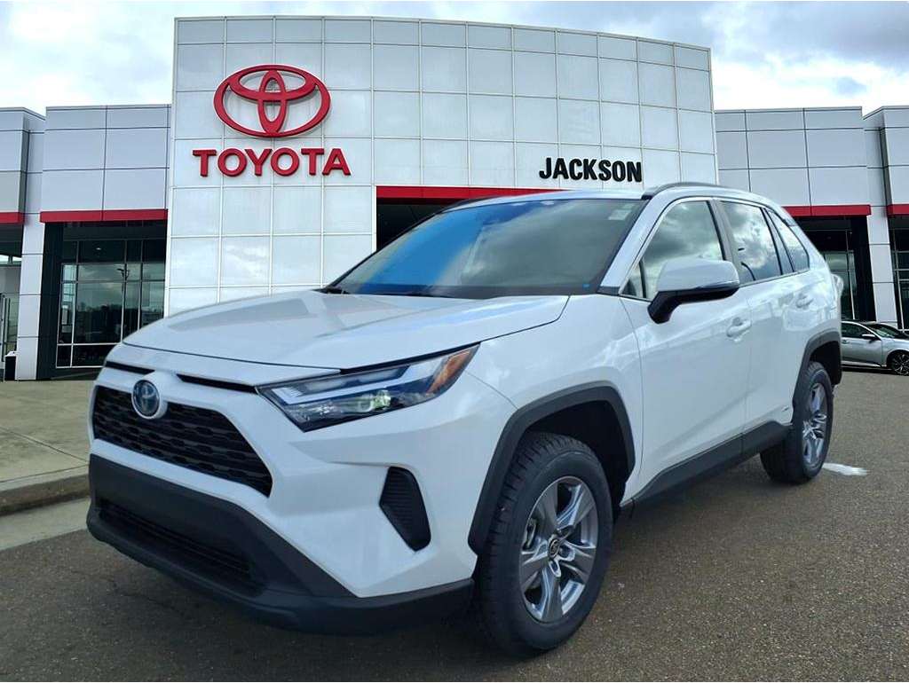 2022 Toyota RAV4 XLE