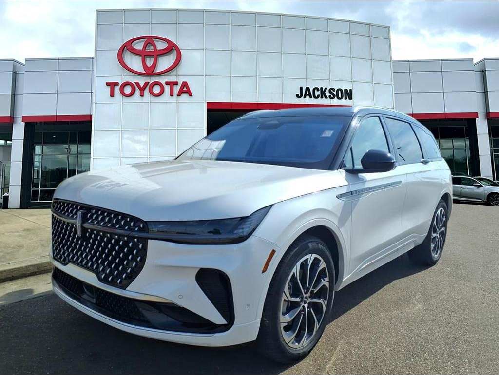 2024 Lincoln Nautilus Reserve's photo