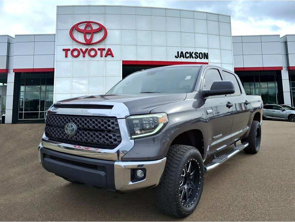 2019 Toyota Tundra SR5's photo
