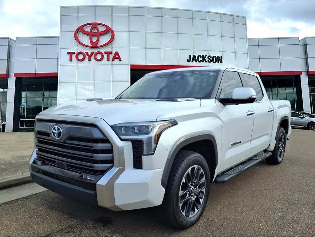 2024 Toyota Tundra Limited's photo