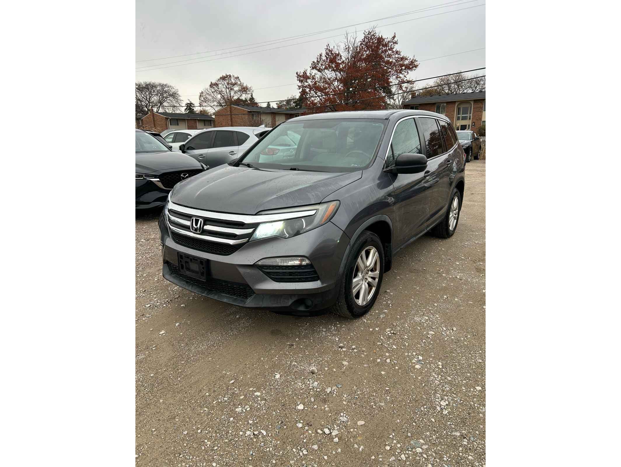 2016 Honda Pilot LX's photo