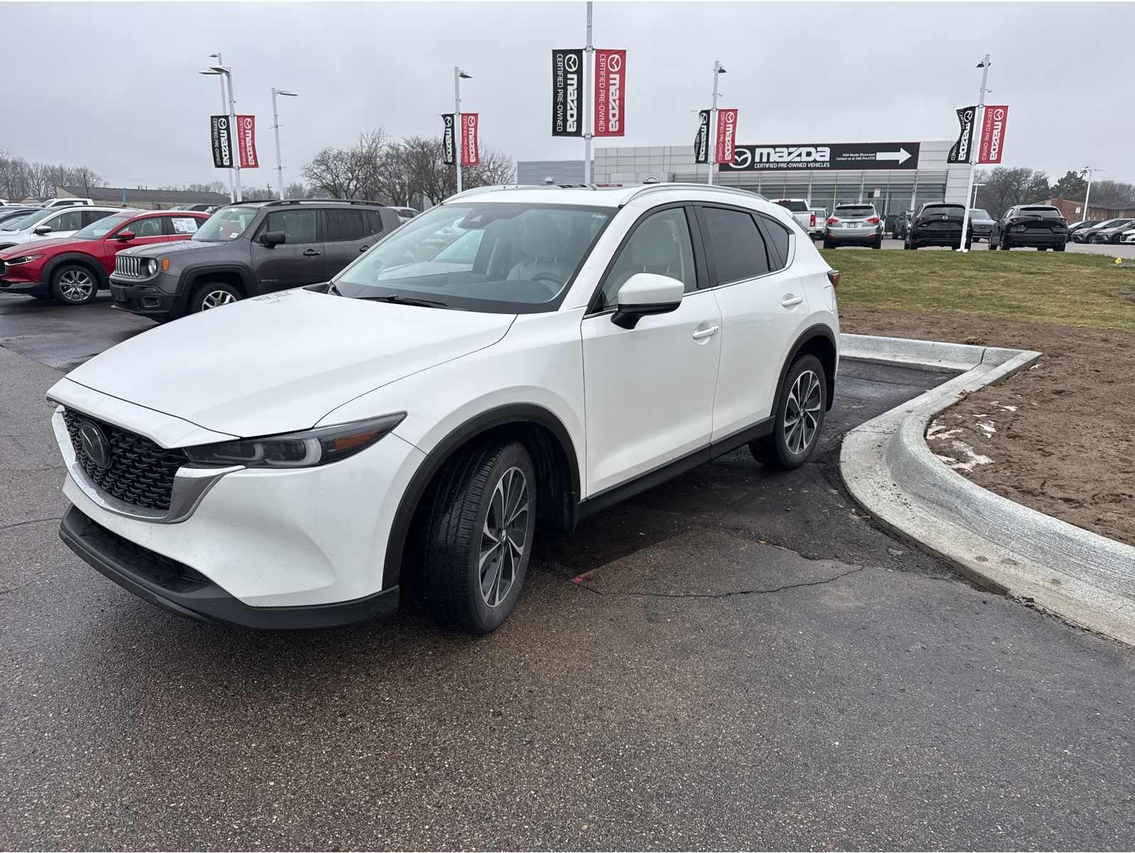 2023 Mazda CX-5 S Premium package's photo