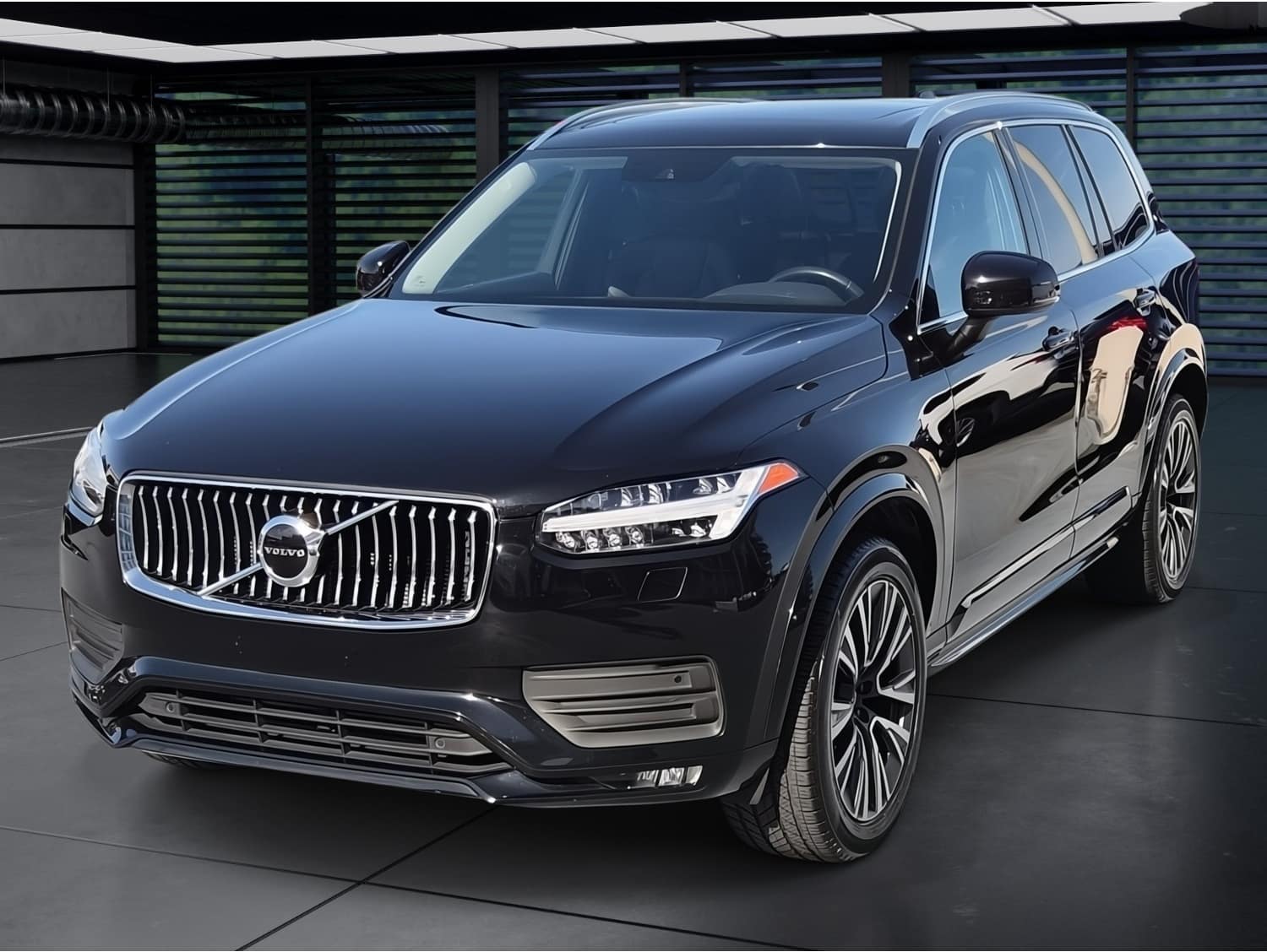2021 Volvo XC90 Momentum's photo