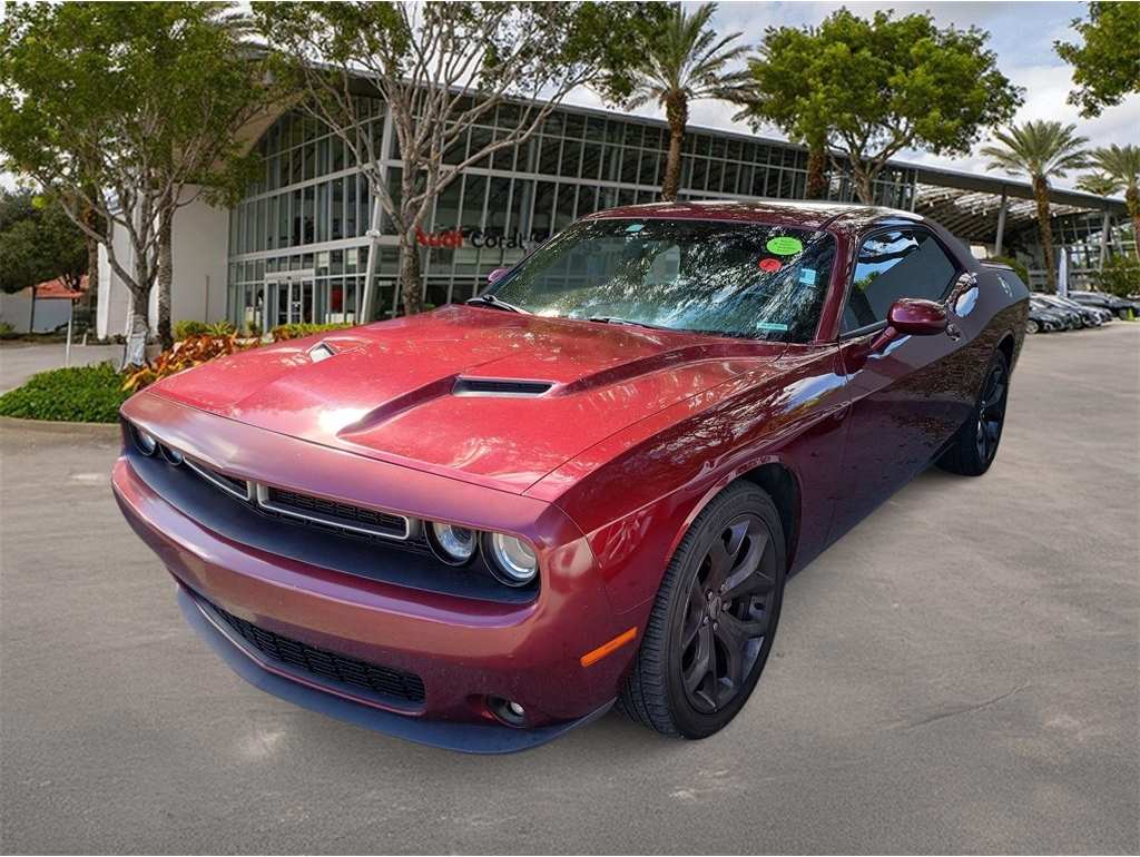 2018 Dodge Challenger SXT Plus's photo