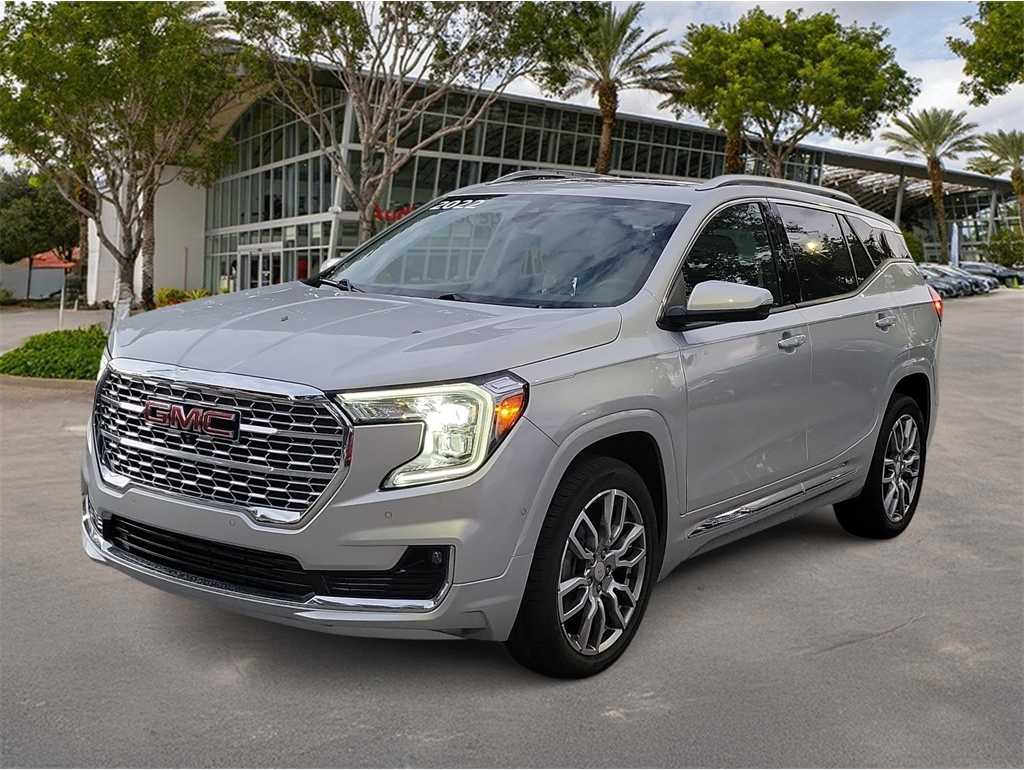2022 GMC Terrain Denali's photo
