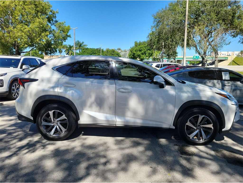 2020 Lexus NX 300's photo