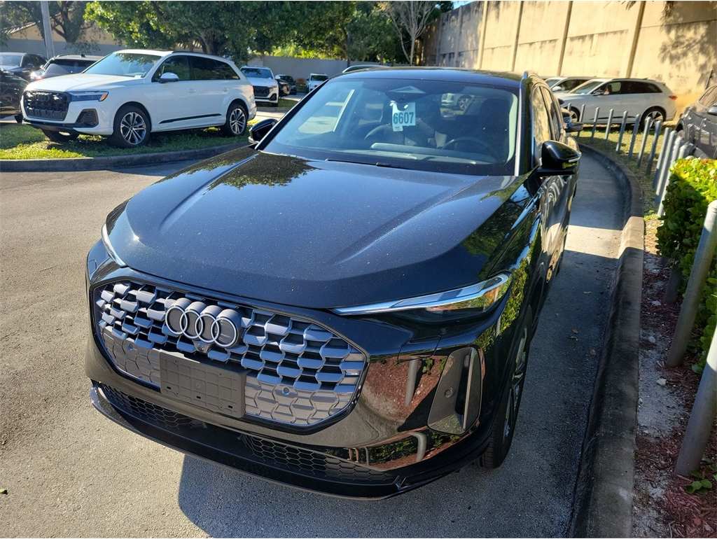 2025 Audi New Q5 Premium's photo