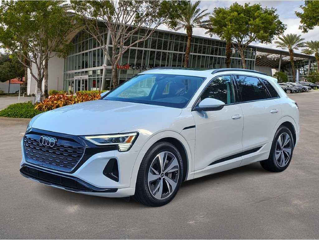 2024 Audi Q8 e-tron Premium