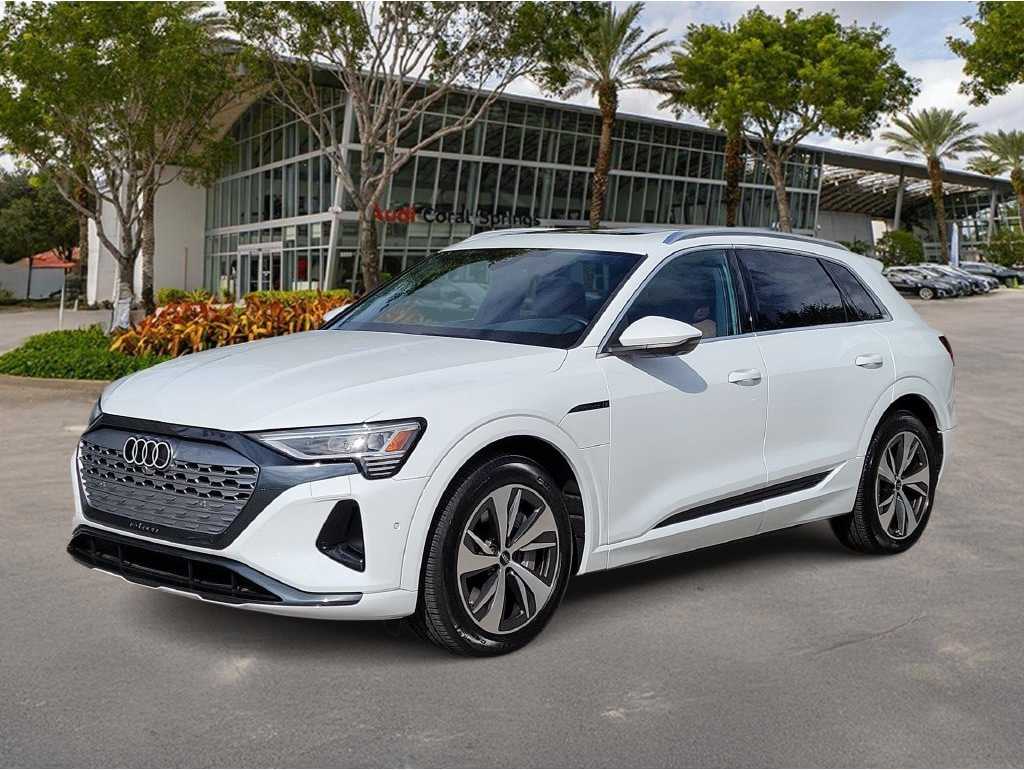 2024 Audi Q8 e-tron Premium Plus