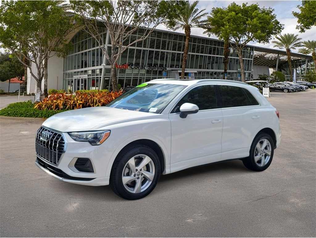 2020 Audi Q3 Premium's photo