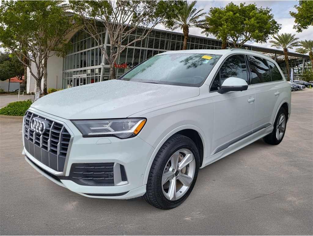 2022 Audi Q7 Premium's photo