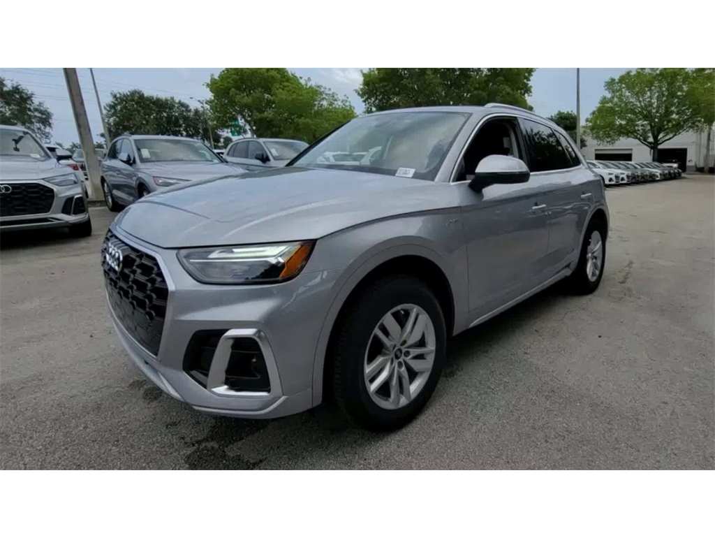 2023 Audi Q5 Premium's photo