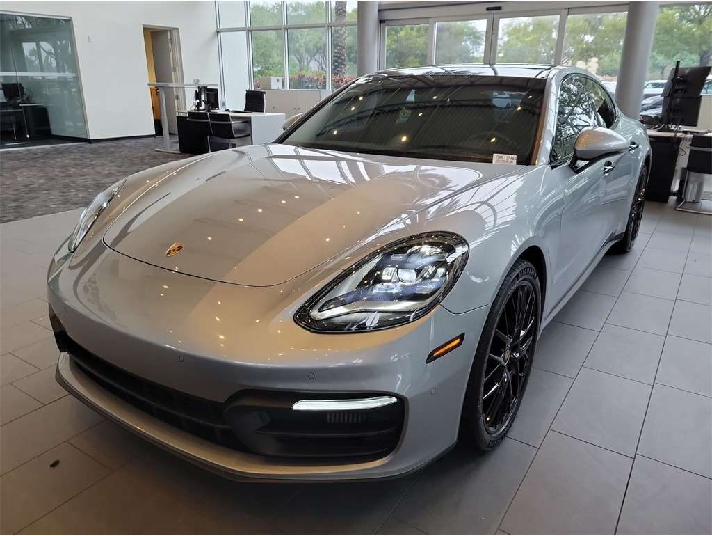 2021 Porsche Panamera Base's photo