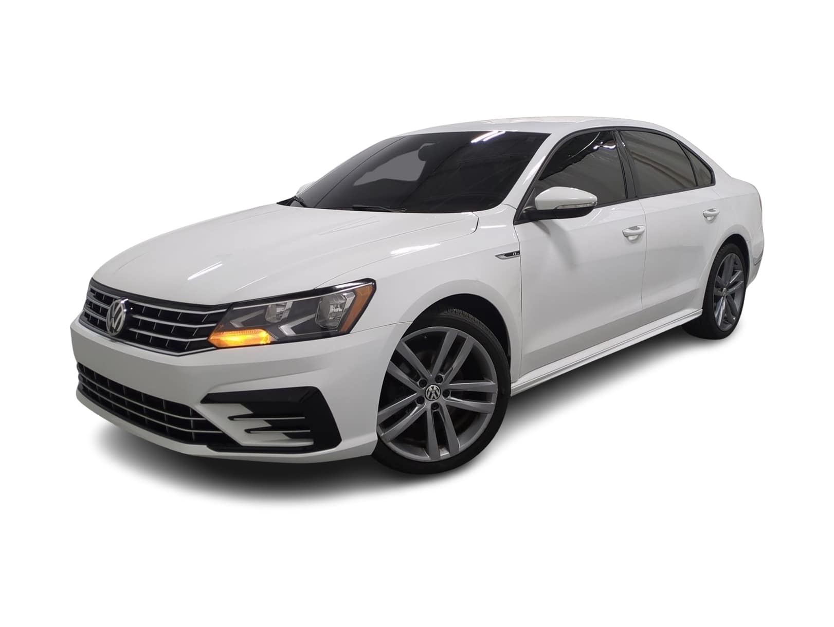 2018 Volkswagen Passat R-Line -
                  Farmington Hills, MI