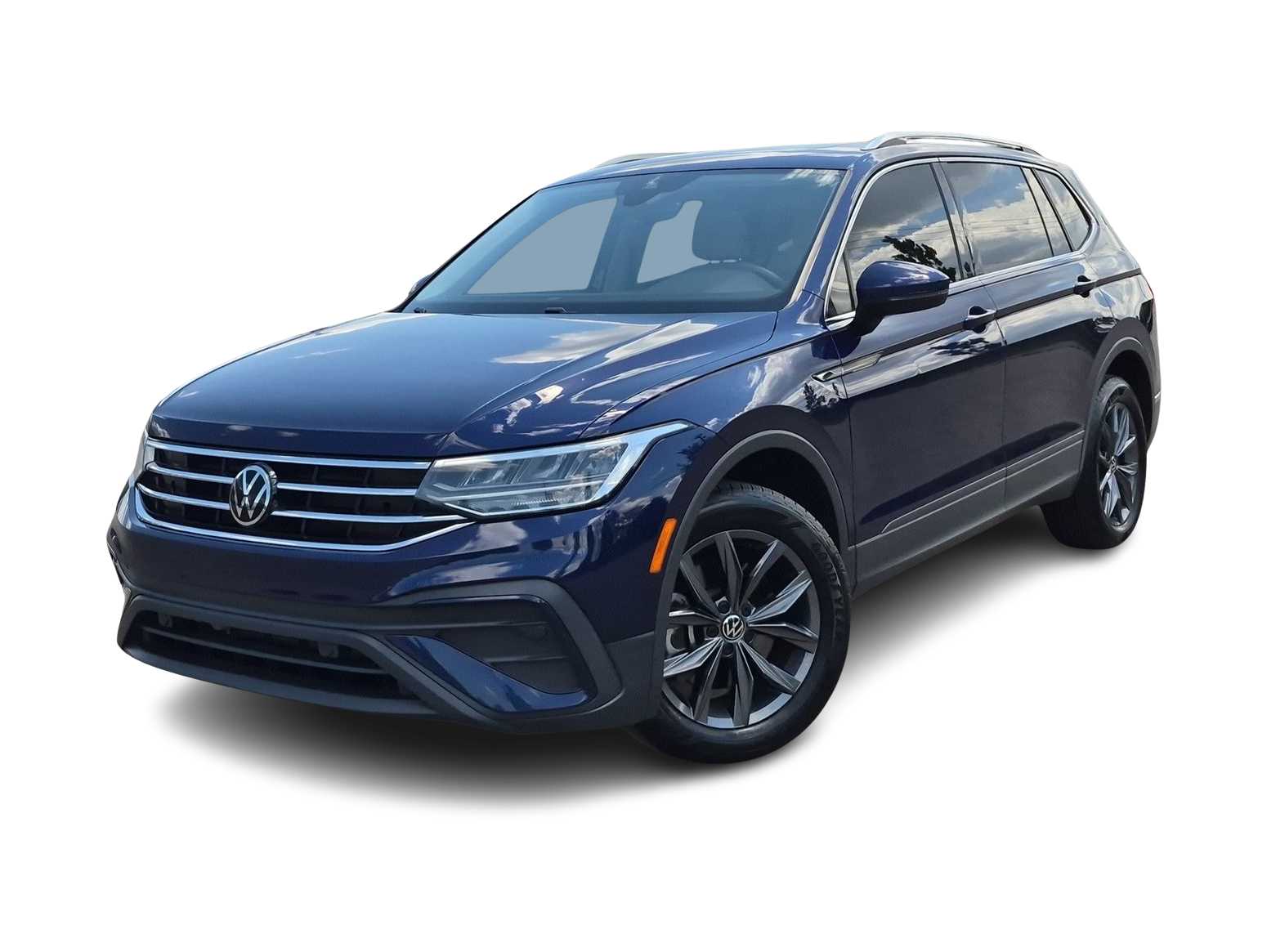 Thumbnail: 2022 Volkswagen Tiguan - 1