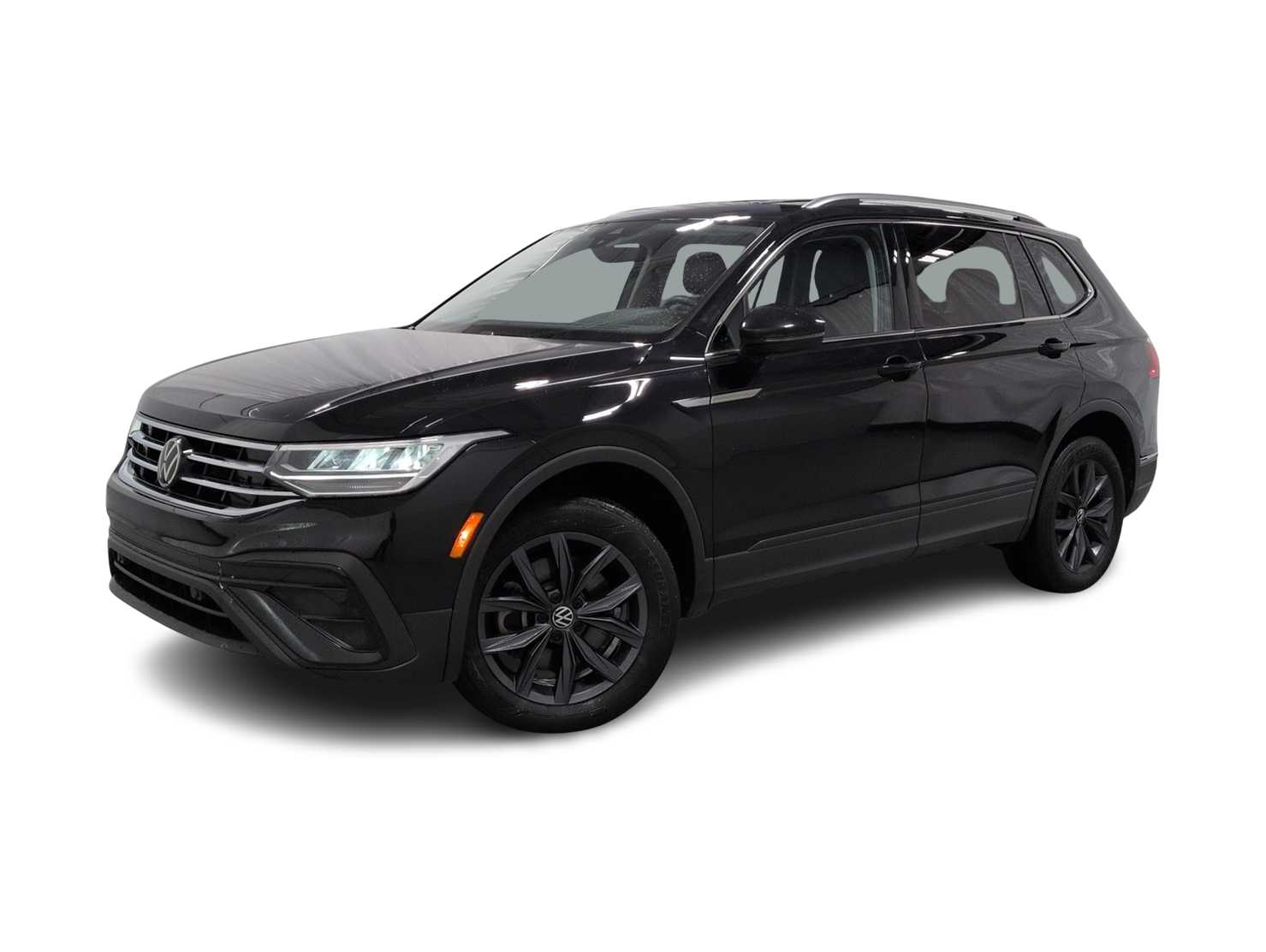 Thumbnail: 2023 Volkswagen Tiguan - 1