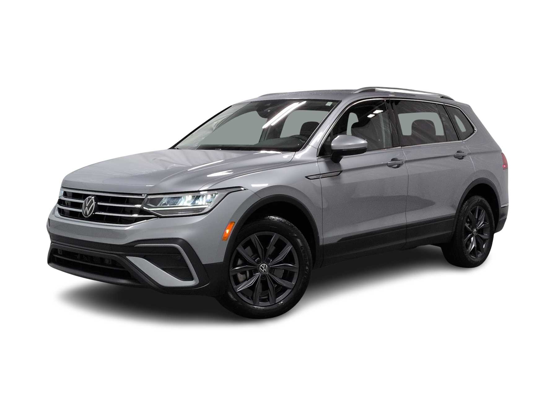 Thumbnail: 2023 Volkswagen Tiguan - 1
