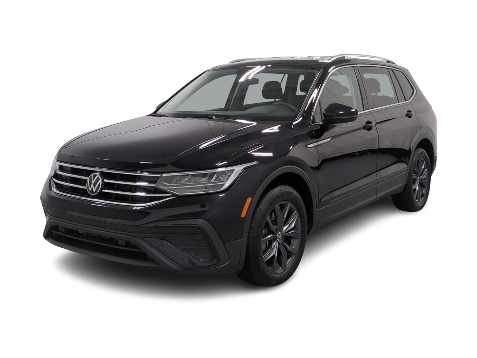 Thumbnail: 2023 Volkswagen Tiguan - 1
