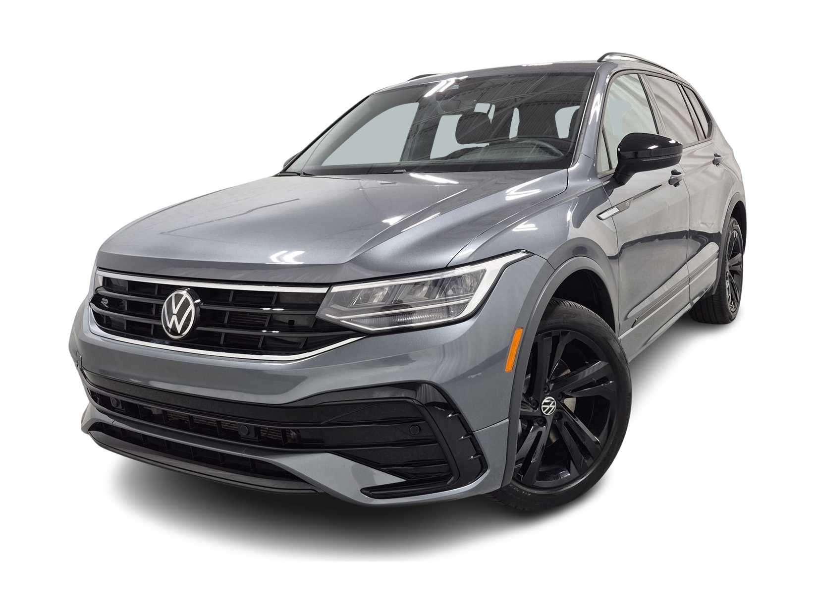 Thumbnail: 2023 Volkswagen Tiguan - 1