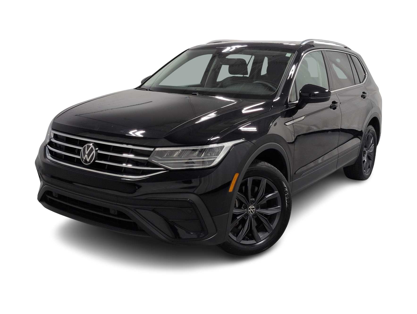 Thumbnail: 2023 Volkswagen Tiguan - 1