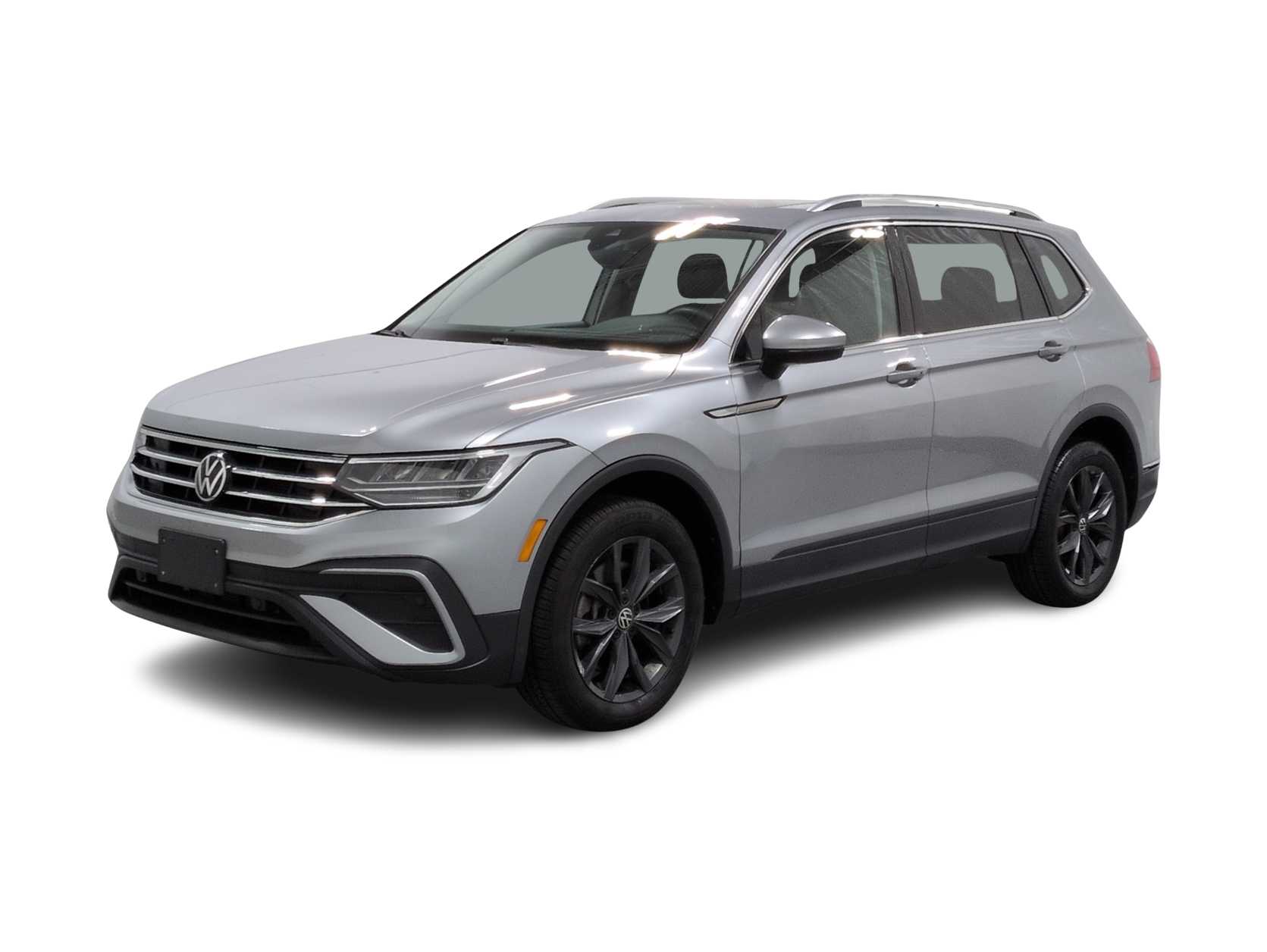 Thumbnail: 2023 Volkswagen Tiguan - 1