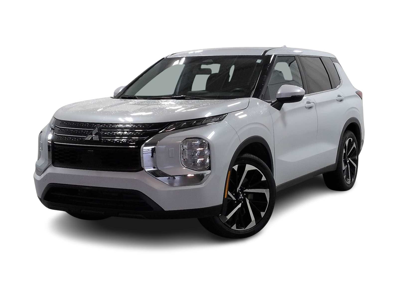 Thumbnail: 2022 Mitsubishi Outlander - 1
