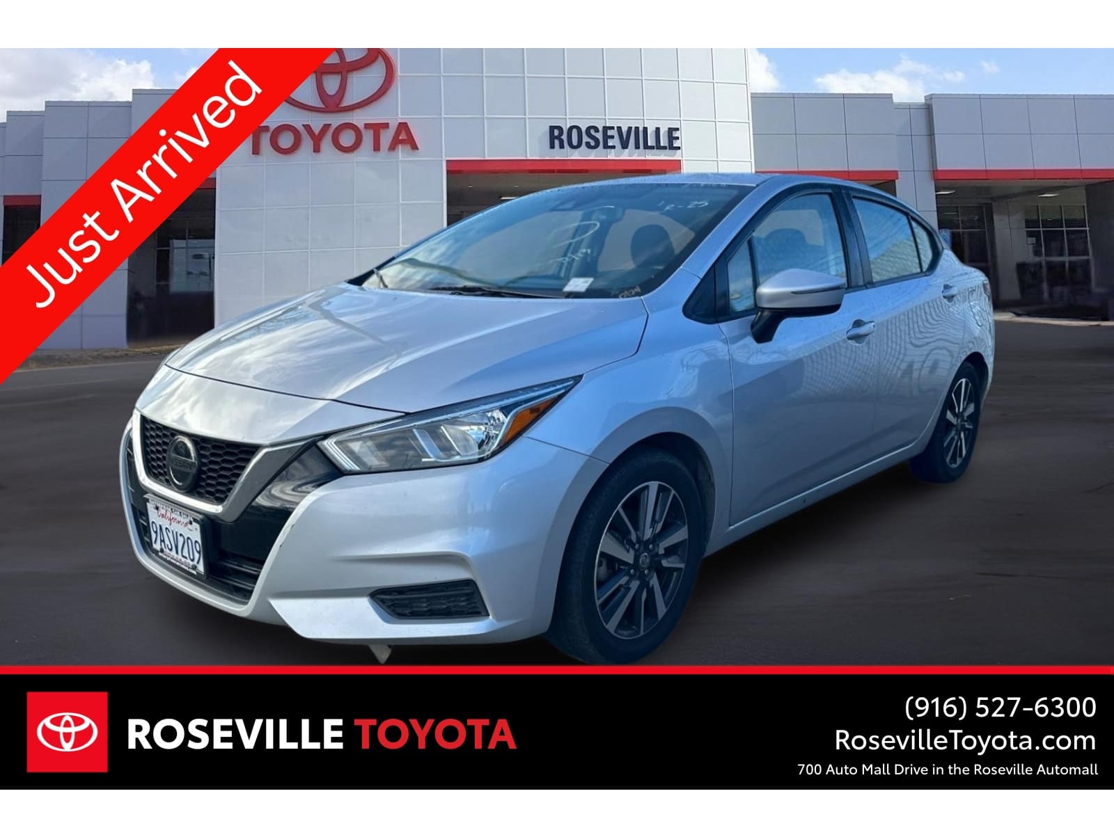 2021 Nissan Versa Sedan SV's photo