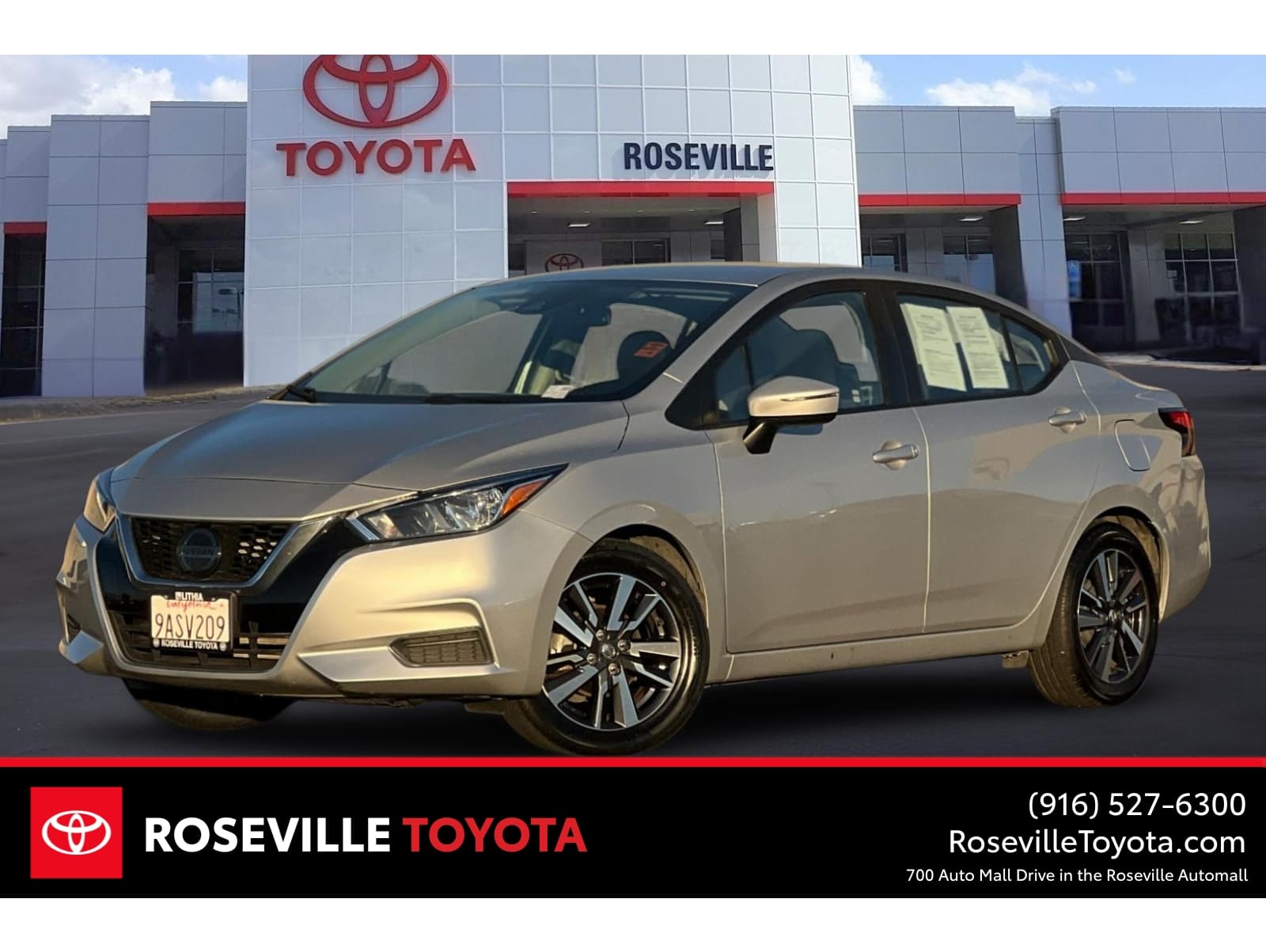 2021 Nissan Versa Sedan SV's photo