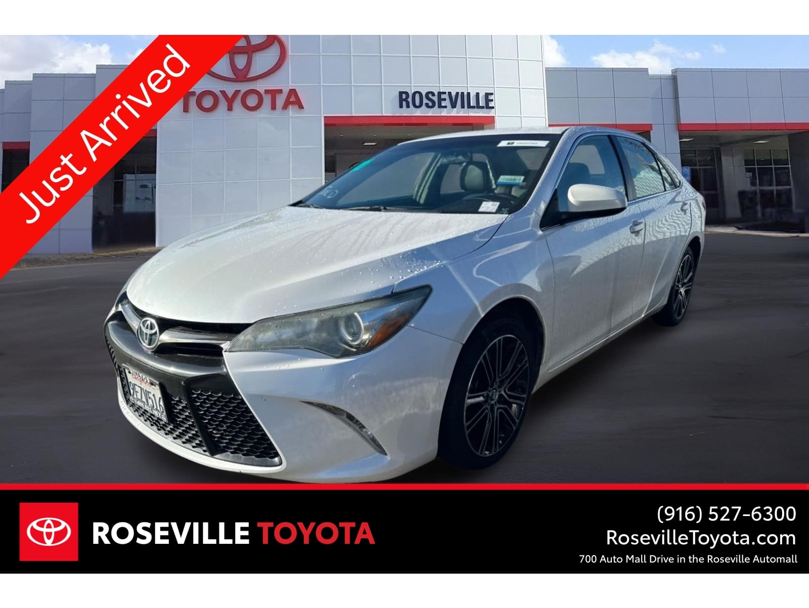 2016 Toyota Camry Special Edition's photo