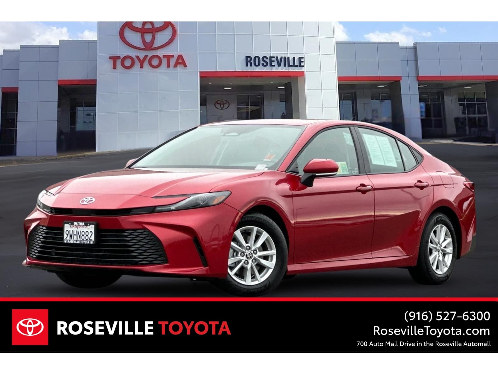 2026 Toyota Camry LE's photo