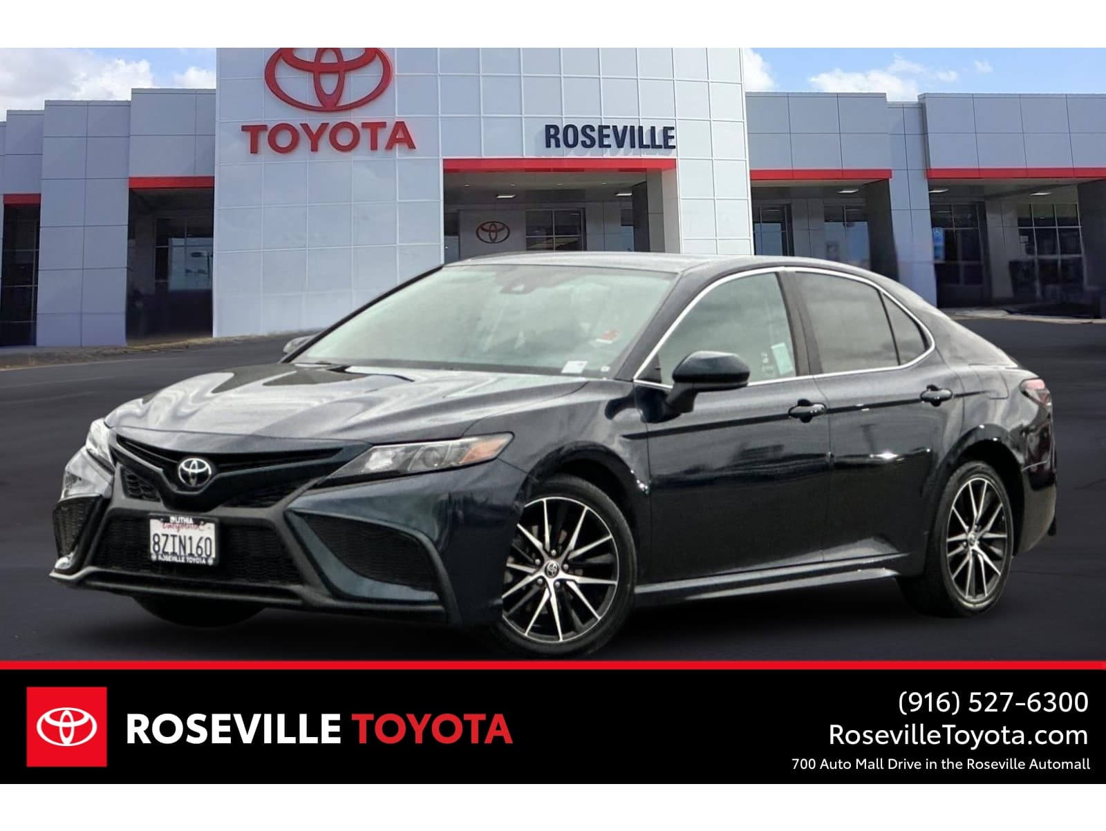 2021 Toyota Camry SE's photo