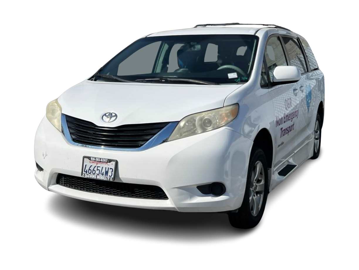 2013 Toyota Sienna LE -
                  Roseville, CA