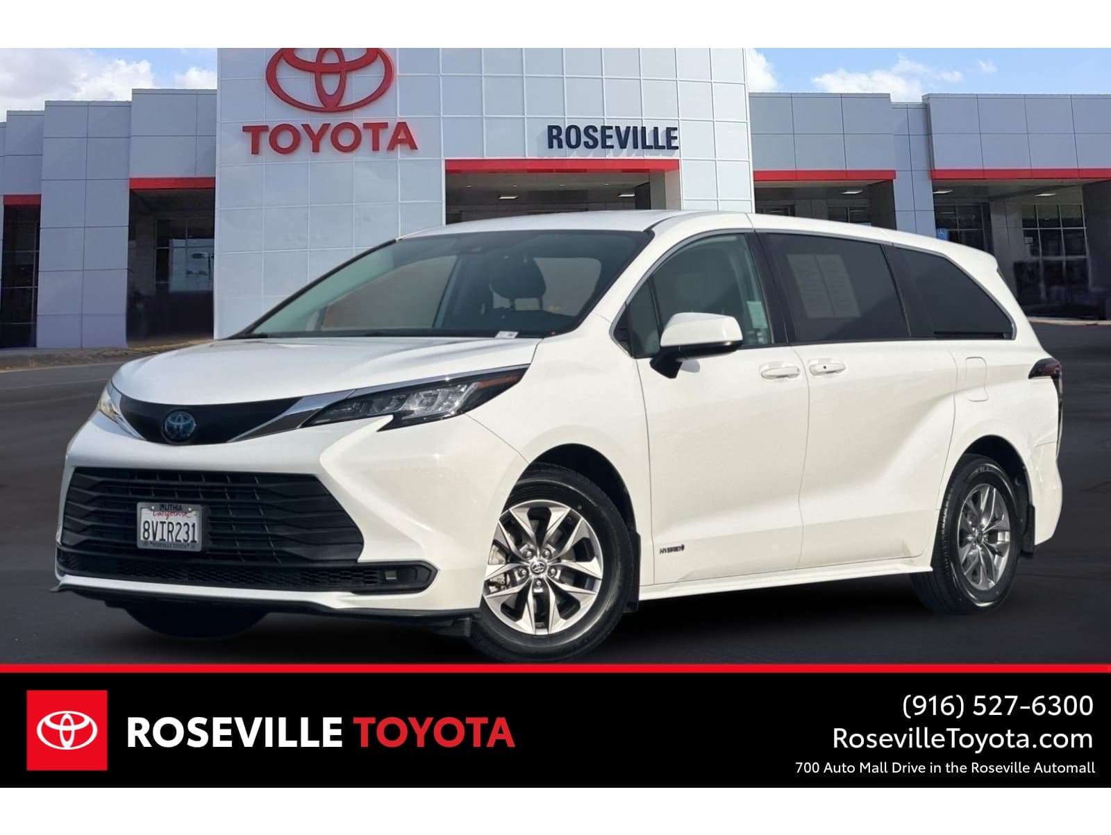 2021 Toyota Sienna LE's photo