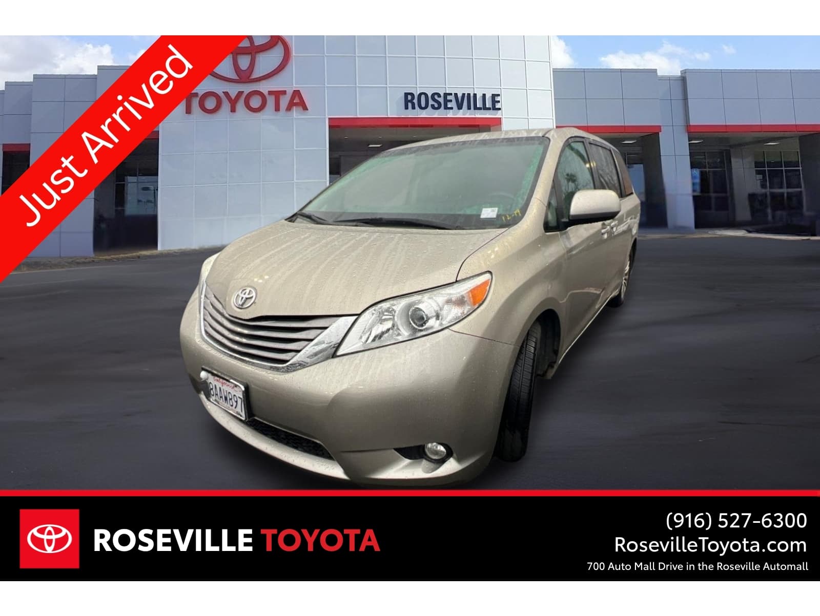 2017 Toyota Sienna XLE Premium's photo