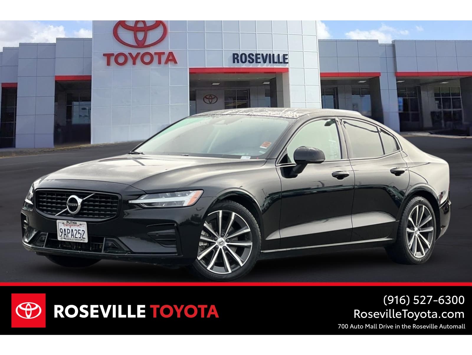 2022 Volvo S60 Momentum