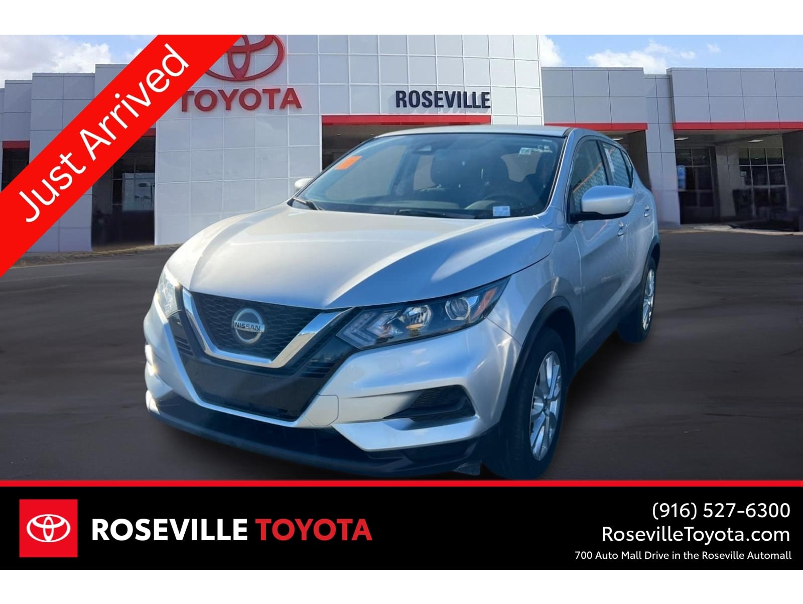 2021 Nissan Rogue Sport S's photo