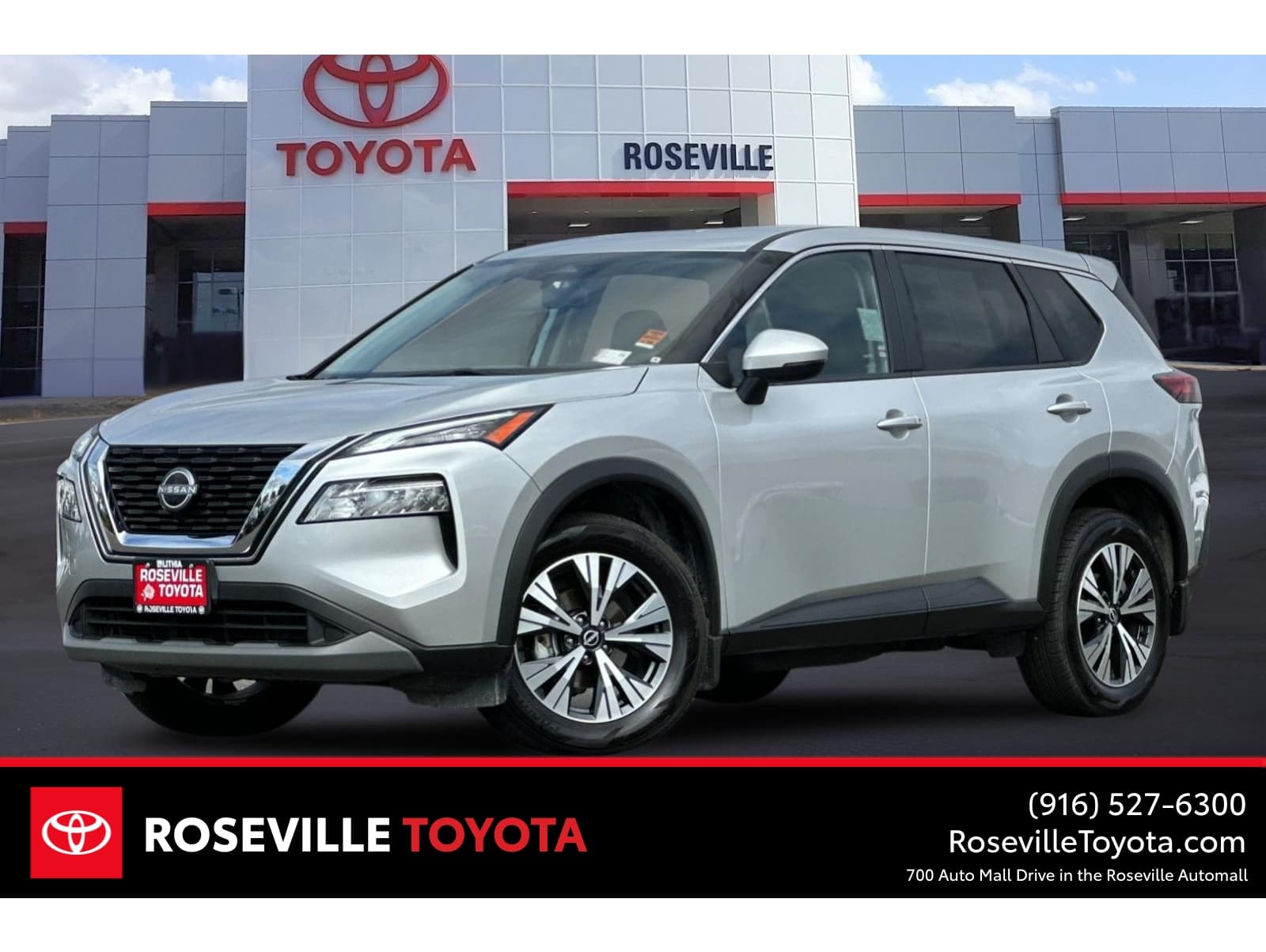 2022 Nissan Rogue SV's photo