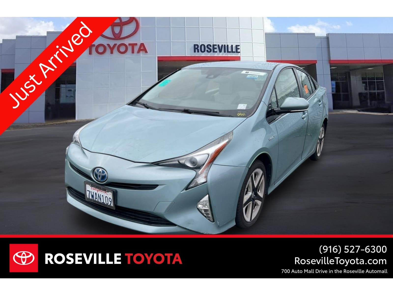 2016 Toyota Prius Three's photo