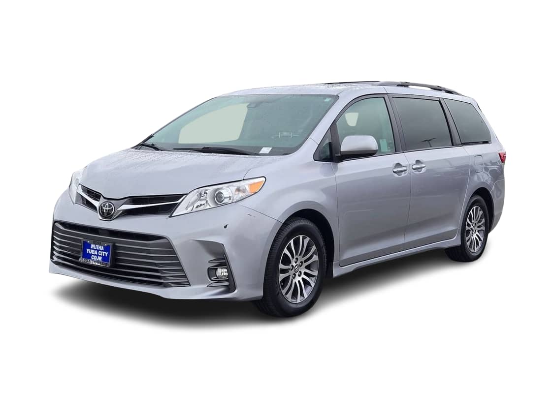 Thumbnail: 2018 Toyota Sienna - 1