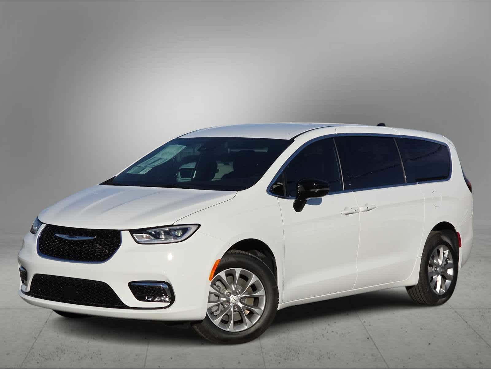 2026 Chrysler Pacifica Select's photo